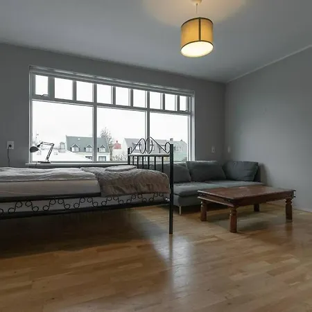 Central - 4 Bedroom Daire Reykjavík